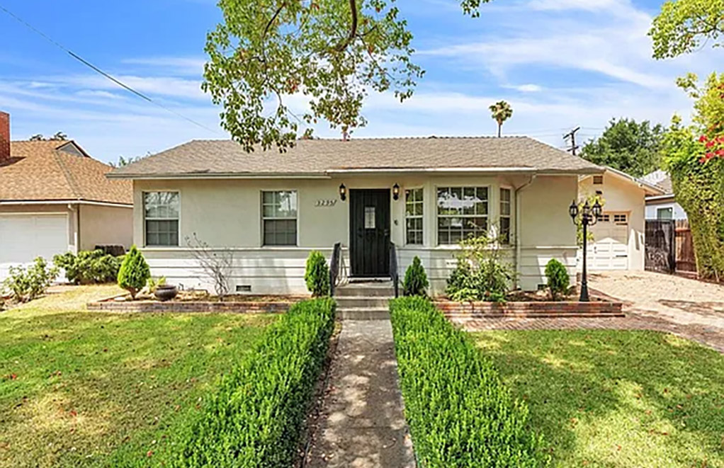 Photo of 3295 Las Lunas St, Pasadena, CA 91107