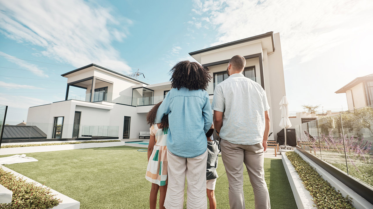 Image for Summer Selling Secrets: Attract More Buyers This Season article
